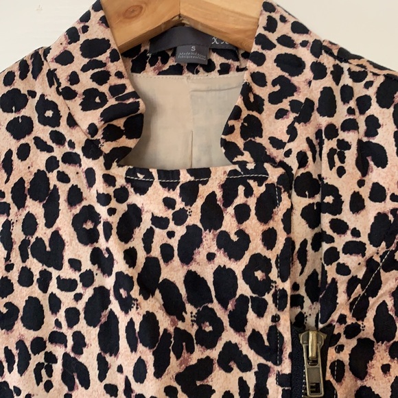 Forever 21 leopard zippered dress - Picture 3 of 3